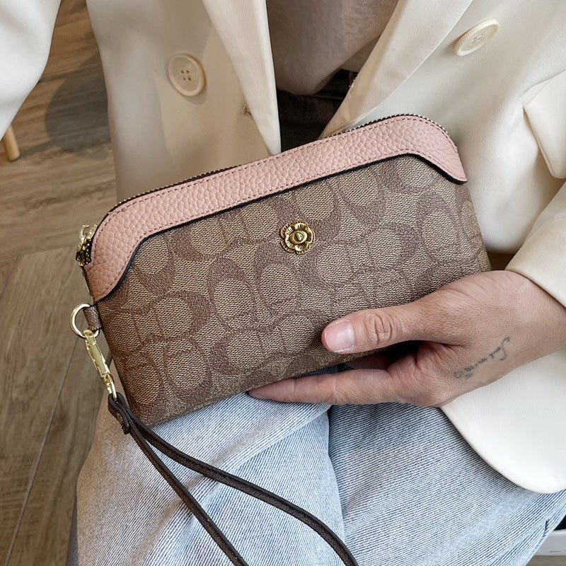 The Ava Clutch